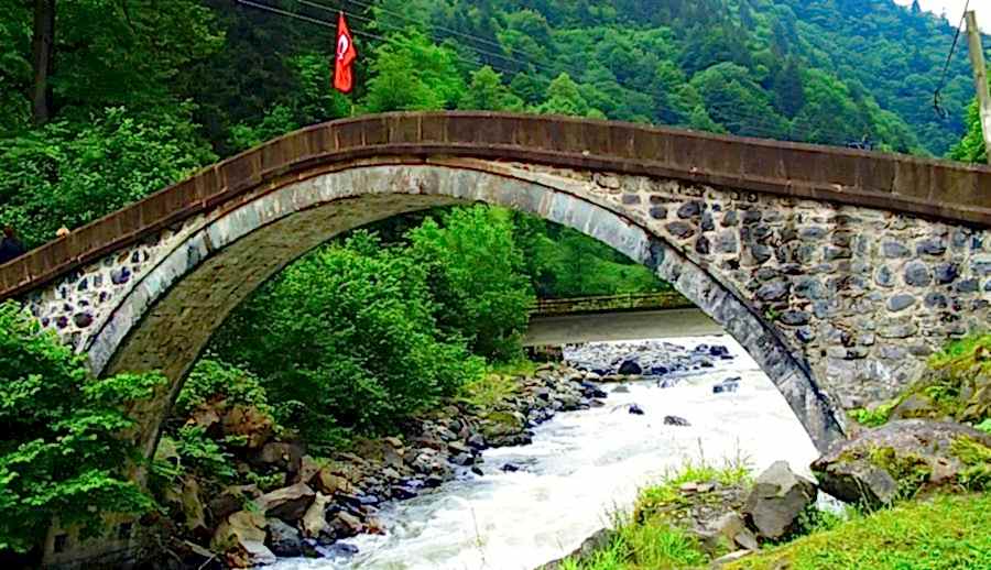 Uçaklı Butik Batum ve Ayder Yaylası Turu (2 Gece Batum Konaklamalı)