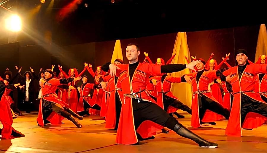 Uçaklı Butik Batum ve Ayder Yaylası Turu (2 Gece Batum Konaklamalı)