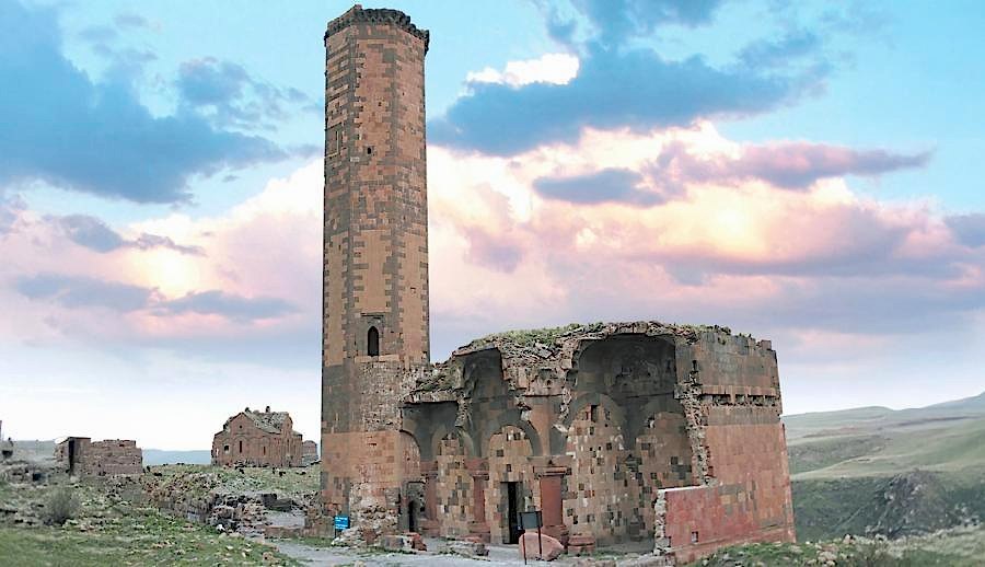 Uçaklı Kafkas Üçgeni Doğu Ekspresi Van Nahçıvan Kars Turu ( Uçakla Gidiş Dönüş )